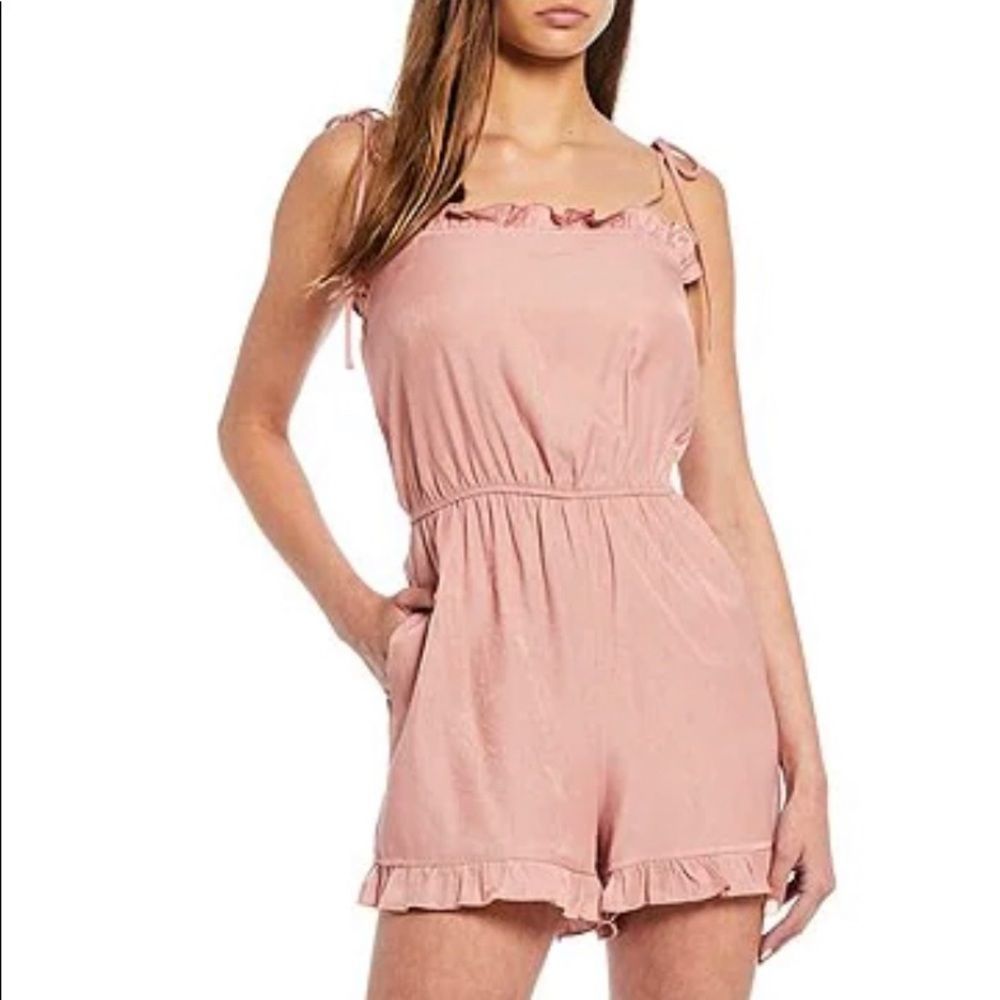 XtraordinaryTie-Spaghetti Strap Ruffled Tencel Romper XL with pockets